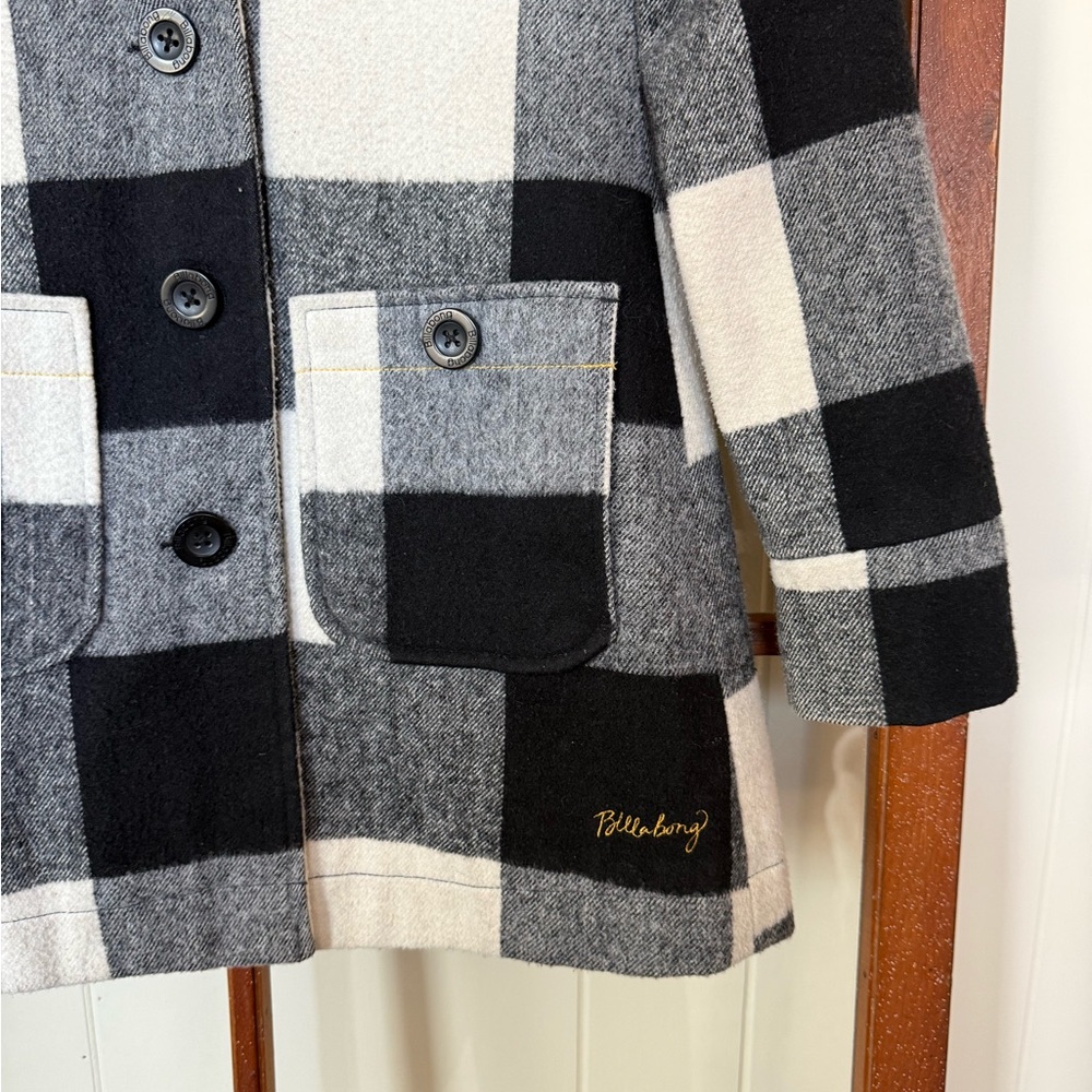 Billabong Women's Vintage Y2K Black and White Plaid Wool Blend Pea Coat - Small - Picture 2 of 7